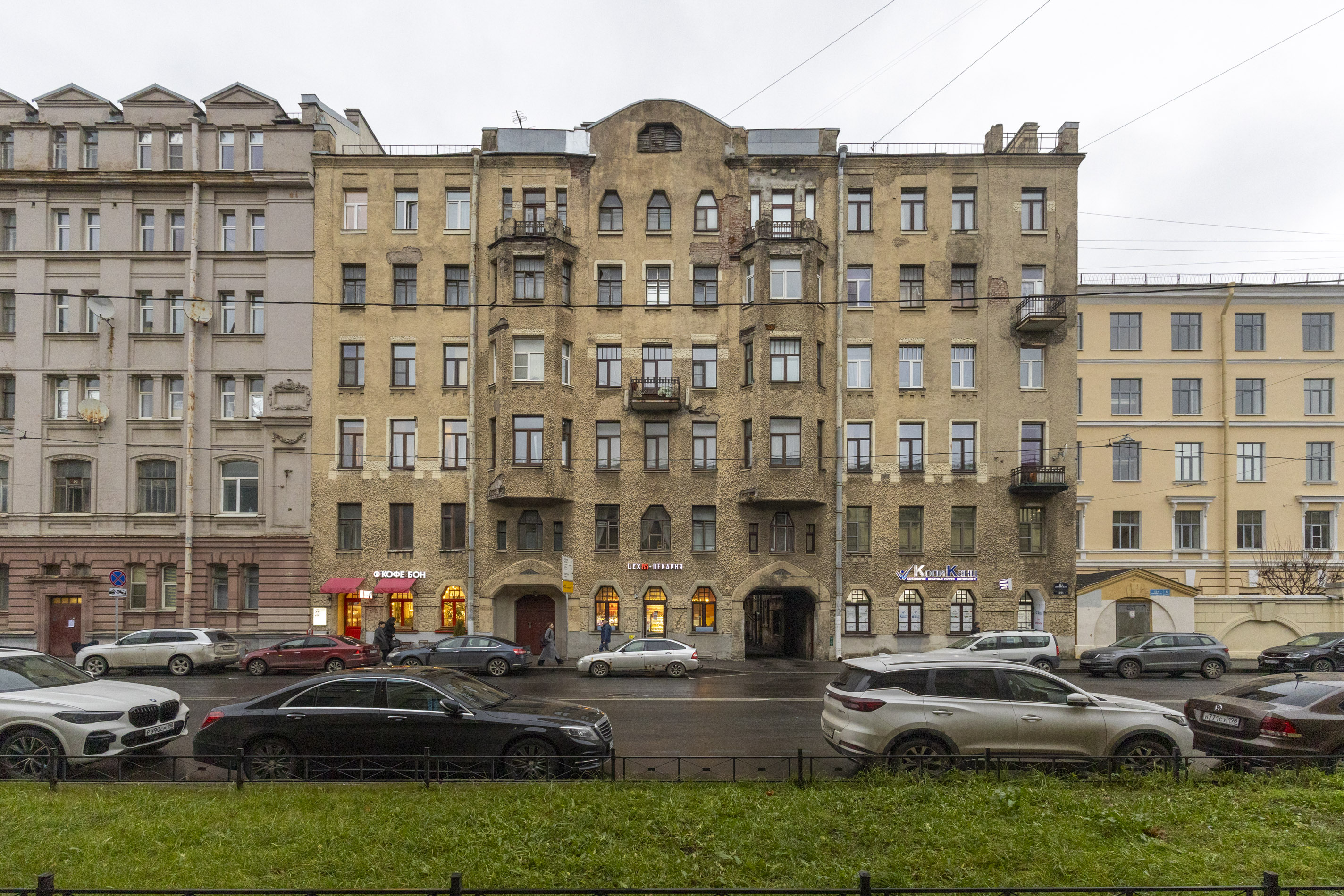 Объект нежилого фонда - нежилое помещение по адресу: Санкт-Петербург, Большой пр. В.О., дом 64, литера А, помещение 1-Н