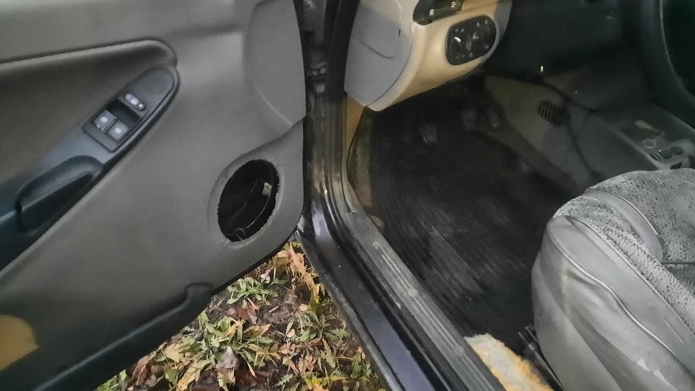 Автомобиль ЛАДА 111730 ЛАДА КАЛИНА, 2009 г.в., г.р.з. К298НН29, VIN XTA11173090038719, 1 шт. + Мопед Alpha Sabur, без г.р.з., не зарегистрирован в подразделении Госавтоинспекции, VIN LRYPCHL67B0079565, 1 шт. + Автомобиль легковой комби (хэтчбек) Лада 217230 Лада Приора, 2010 г.в., г.р.з. О824ВВ29, VIN XTA2172300A0101784, 1 шт. Единый лот. Реализация по прямому назначению. Сопроводительные документы отсутствуют.