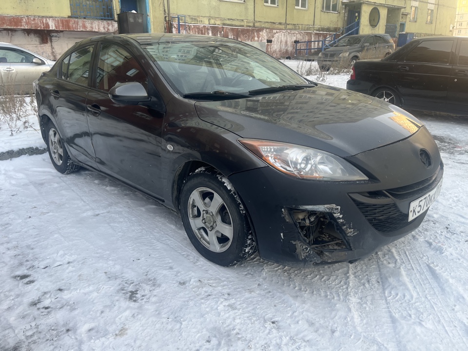 (повторные торги) Легковой автомобиль Mazda 3, 2011 г.в., г/н К570КХ197, VIN JMZBL12Z501267983, № кузова JMZBL12Z501267983, цвет темно-серый. Идентификационные номера не сверялись, рабочее состояние не проверялось, автомобиль закрыт, ключи и документы отсутствуют. Должник Ивашкина М.В. Обременения: Залог, запреты судебного пристава исполнителя на рег. действия, судебный запрет. Начальная цена продажи 586225,45 руб. Задаток 88000,00 руб. (пор. 1506)