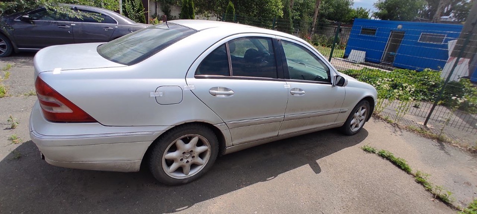 автомобиль «MERCEDES» модель «C320», года выпуска 2000, государственный регистрационный номер «A960AE180» VIN:WDB2030641A042635
