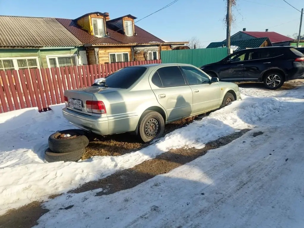 Автомобиль марки Toyota Camry г/н В986НУ27 , 1982 г.в., № двигателя 1402022 , № кузова SV40-0120174 , цвет серый