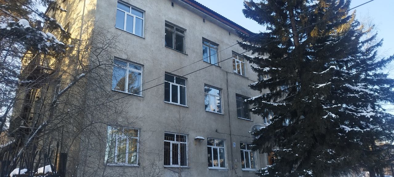 Нежилые помещения площадью 39,7 кв.м. на 2 этаже №№ 9, 10 по адресу: Иркутская область, г. Иркутск, ул. Фаворского, д. 1