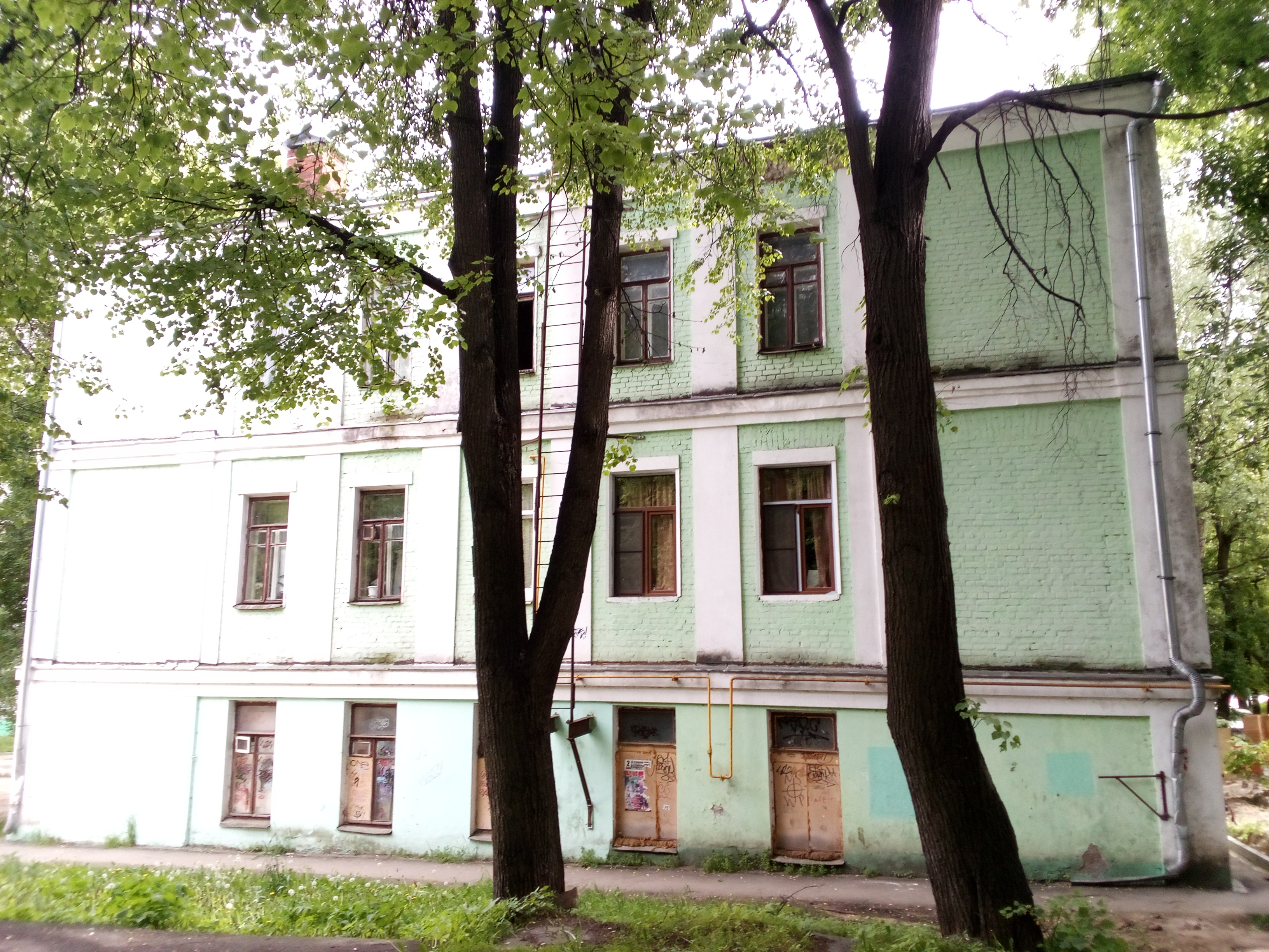 Продажа имущества, находящегося в собственности города Москвы: жилое помещение по адресу: г. Москва, ул. 1-я Пугачевская, д. 8, кв. 3, общей площадью 66,3 кв.м., кадастровый номер 77:03:0003016:7835