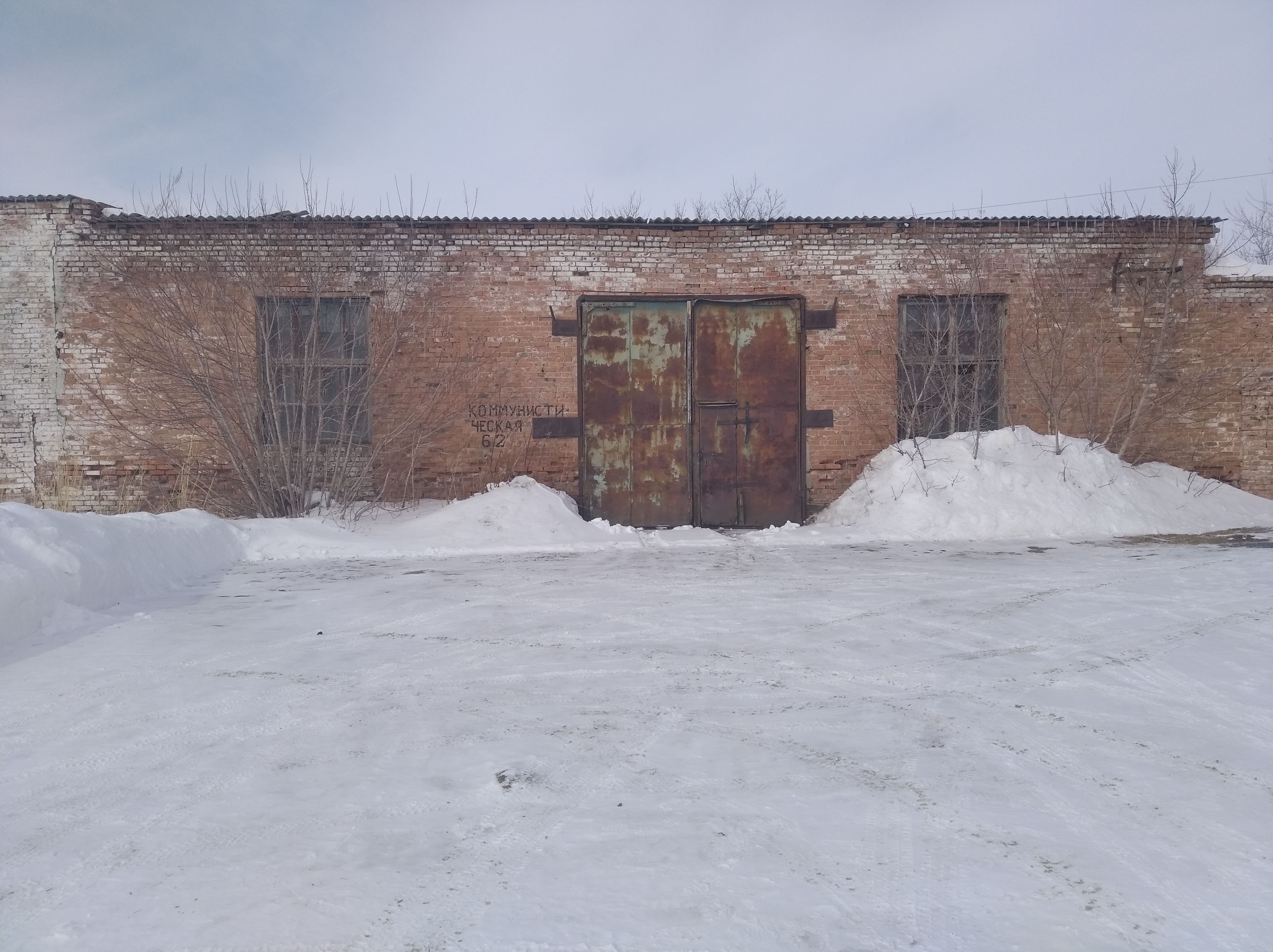 Гараж, этажность 1, общей площадью 229,2 кв.м., инвентарный № 110, кадастровый номер 55:31:000000:4362, расположенный по адресу: Омская область, Черлакский район, р.п. Черлак, ул. Коммунистическая, д. 62, 1П