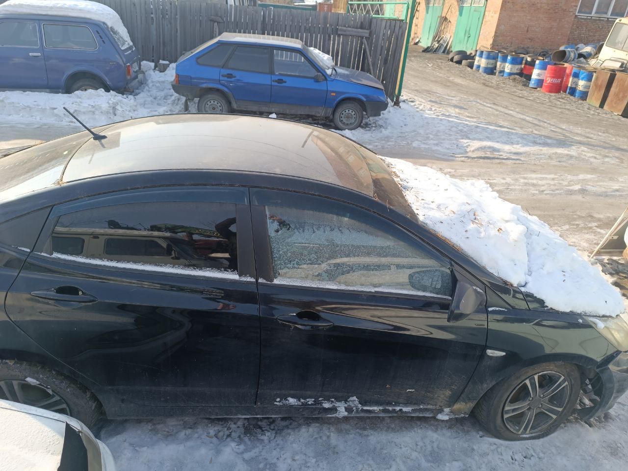Автомобиль HYUNDAI SOLARIS, г/н Т062РТ124, 2011г.в., VIN Z94CT41CABR002441. Рабочее состояние, и комплектность автомобиля не проверялось. Находится в г. Канск, данное имущество обращено в доход государства (Документы, ключи отсутствуют) (174/26)
