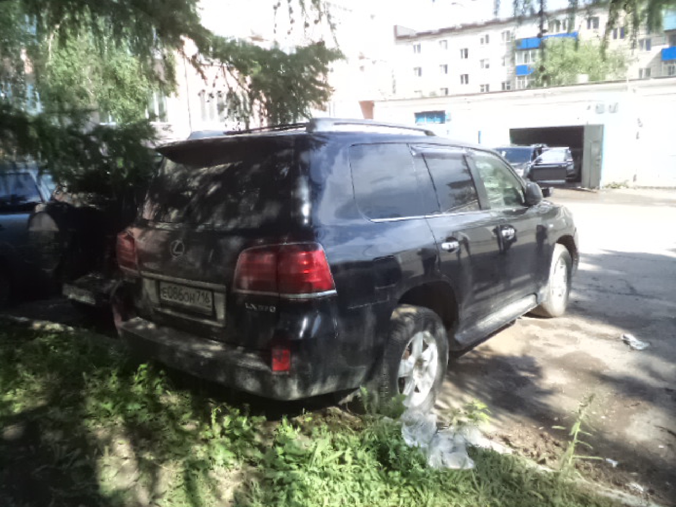 LEXUS LX 570, VIN JTJHY00W204006968, год изготовления 2008 года, цвет кузова черный, тип двигателя бензиновый