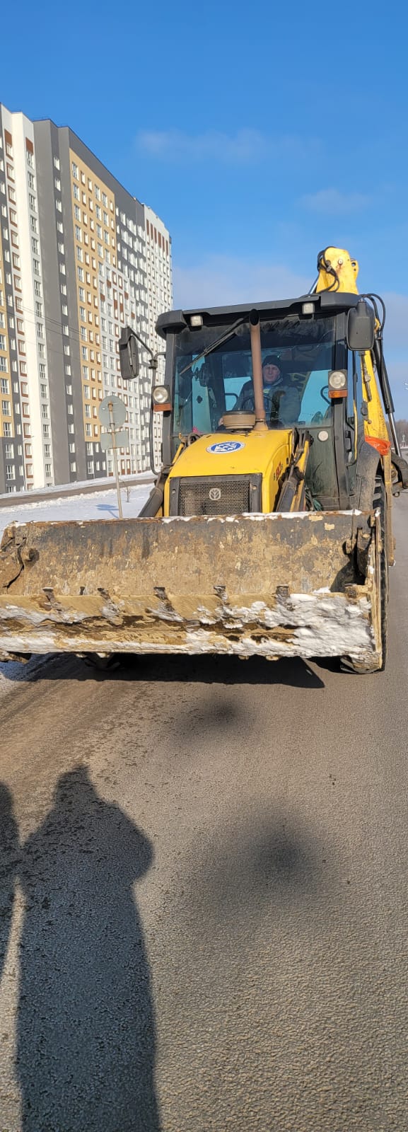 Экскаватор - погрузчик New Holland B80B, 2019 года выпуска, цвет - желтый, государственный номер 3798КМ46, заводской номер машины (рамы) NKJB80BEVKKH00741, номер двигателя 268462 (имущество обременено: арест, запрет на совершение регистрационных действий). Должник – ООО «Электростроймонтаж».