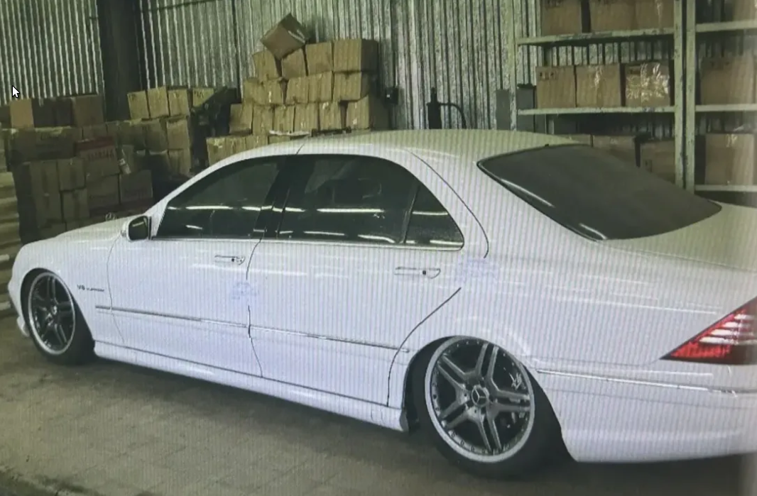 Автомобиль Mercedes-Benz S55 AMG, 2000 г.в., цвет белый, иностранный регистрационный знак республики Абхазия С233BY ABH, VIN WDB2201751A098136 - 1 шт., с электронным ключом - 1 шт., бывший в эксплуатации, с видимыми повреждениями, дефектами, возможны скрытые повреждения и дефекты. Реализуется в качестве годных остатков. Товары, задержанные таможенным органом (40з)