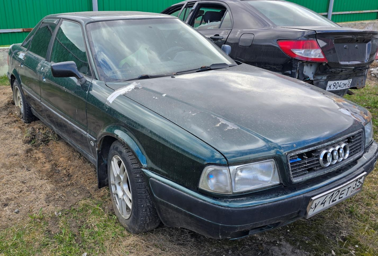 Автомобиль Ауди 80, ГРЗ У412ЕТ35, есть ключи, передний бампер расколот, по всему корпусу коррозия, 1989 гв