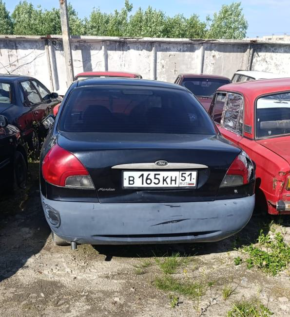 Автотранспортное средство Ford Mondeo, черный цвет