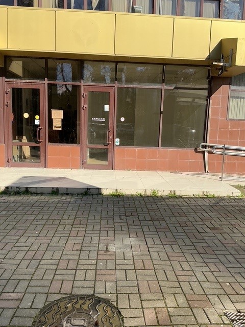 Объект аренды, площадь 16,0 кв. м, номера на поэтажном плане: этаж 1, ком. 151, адрес (местонахождение) объекта: Краснодарский край, г. Сочи, Адлерский район, ул. Ленина, д. 2