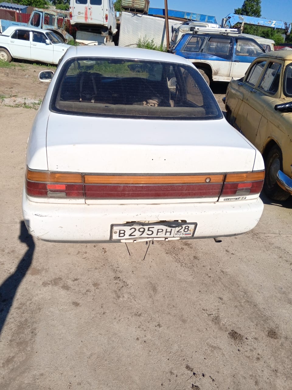 Автомобиль марки "Toyota Corolla", г/н В295РН28, который имеет следующие характеристики: идентификационный номер:отсутствует, марка: "Toyota Corolla", тип ТС: легковой седан, категория ТС: г/в 1992, № двигателя: 4589251, шасси: отсутствует, № кузова: АЕ100-3064212, цвет: Белый, мощность двигателя: 105,0 (77,2), объём двигателя, см куб 1498, разрешенная максимальная масса/без нагрузки, кг: 1315/1040