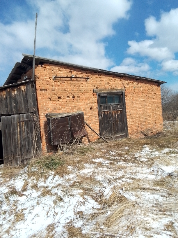 Нежилое здание - столярная мастерская, площадью 35,1 кв. м, по адресу Тюменская область, Аромашевский район, с. Малоскаредное, ул. Лесная, 12 (кадастровый номер 72:03:0501001:227), с земельным участком, местоположение Тюменская область, Аромашевский район, с. Малоскаредное, ул. Лесная, 12, площадью 84 кв. м (кадастровый номер 72:03:0501001:85)