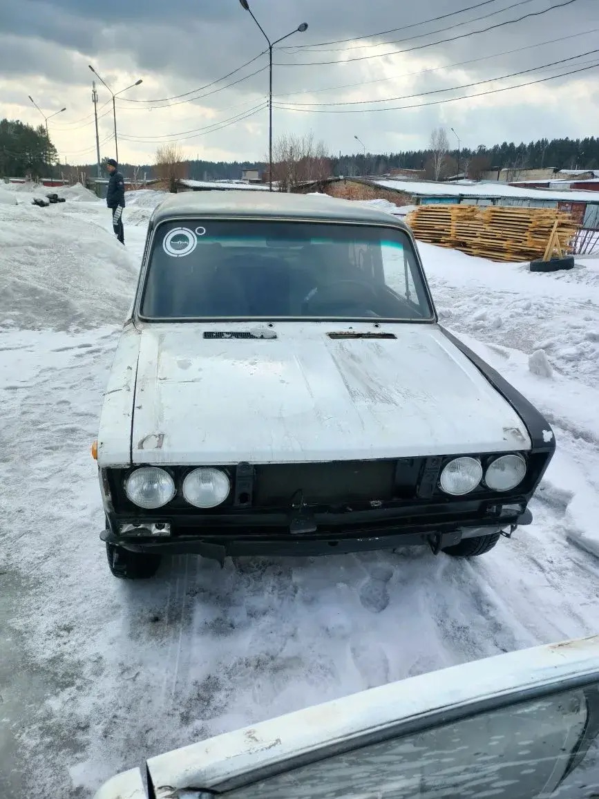 Автомобиль ВАЗ 2103, г/н Р272ОХ124 (отсутствует), 1976 г.в., кузов № 0525459, двигатель № 0528148, цвет белый. Рабочее состояние, и комплектность автомобиля не проверялось. Находится в г. Зеленогорске, данное имущество обращено в доход государства (Документы, ключи отсутствуют) (2535/25)