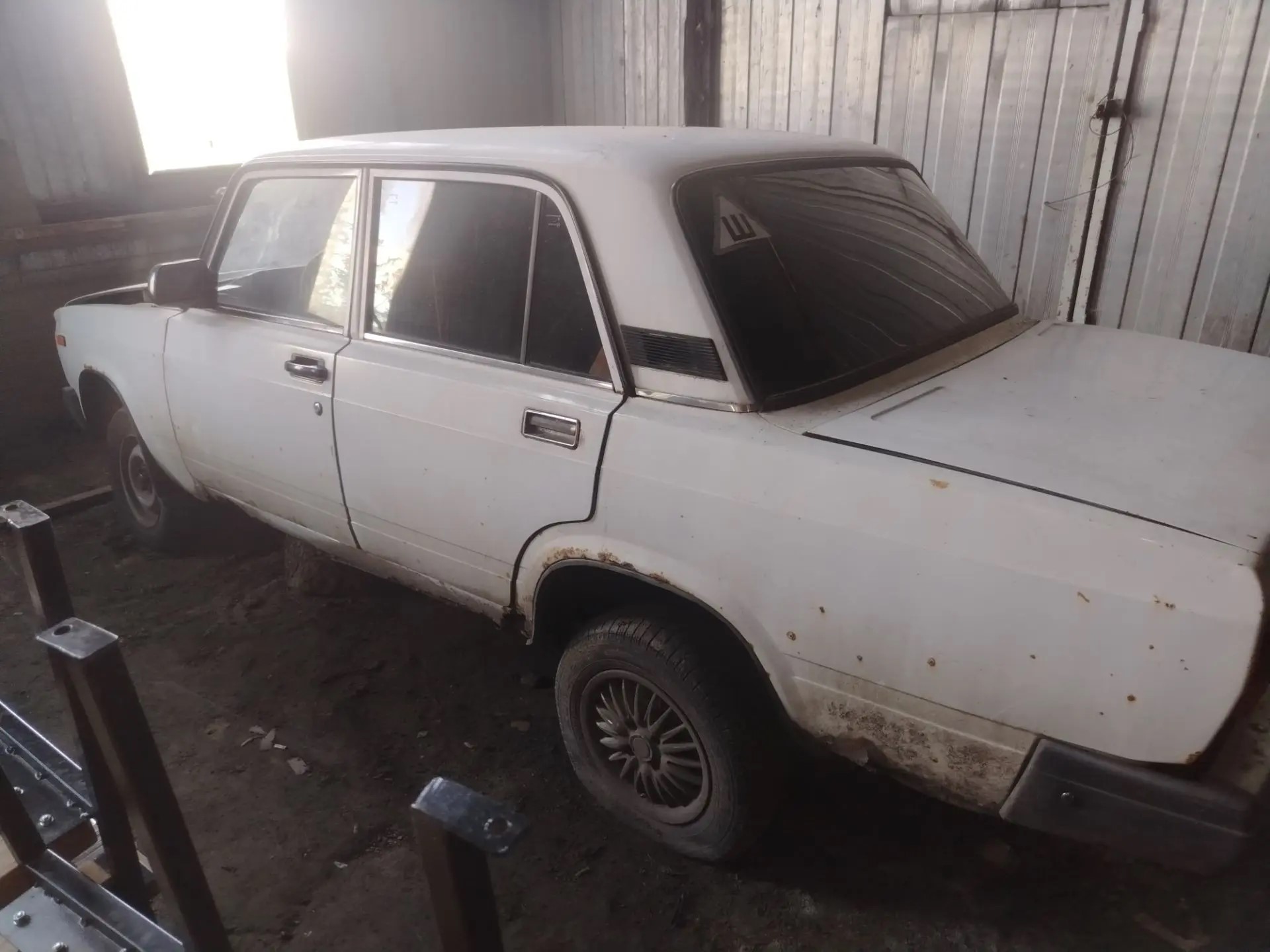 Транспортное средство марка, модель LADA 210740 LADA 2107, идентификационный номер (VIN) ХТА21074ОА2924928, тип - легковой, год изготовления – 2009, модель,  № двигателя 21067 №9573353, цвет кузова – ярко-белый, государственный регистрационный знак М198ОР 31 RUS, не на ходу
