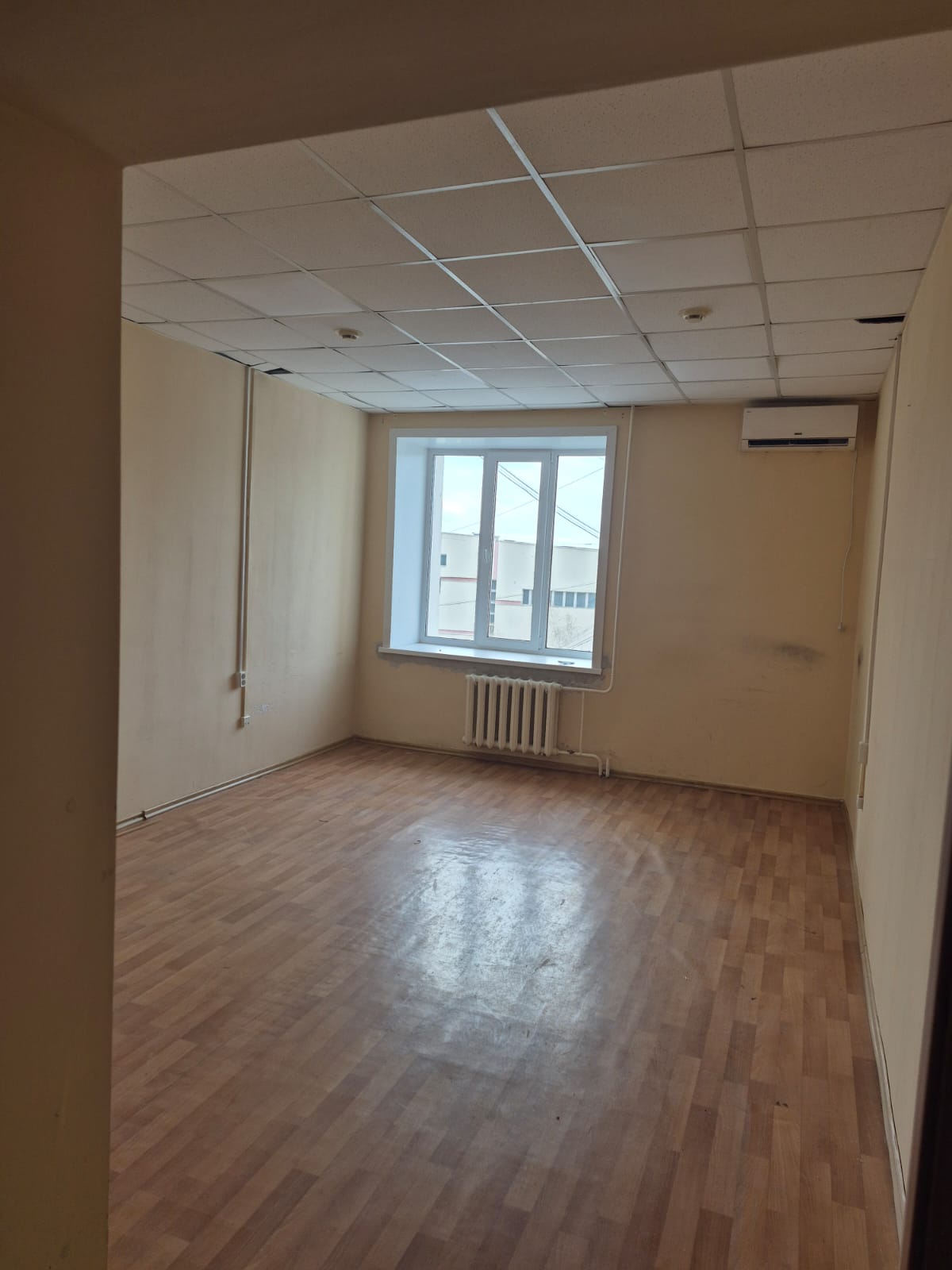 Предоставление в аренду нежилого помещения № 3, общей площадью 21,8 кв.м., расположенного на 4 этаже здания, находящегося по адресу: г. Якутск, ул. Кирова, д. 28.