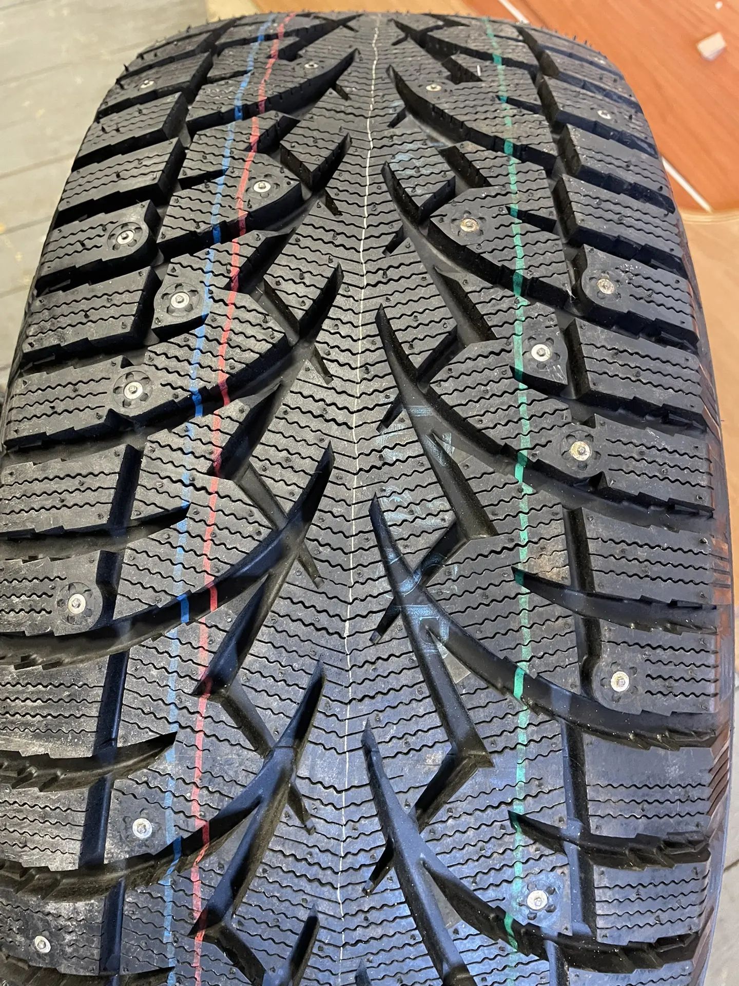 Автомобильная зимняя шина TOYO Observe G-3 Ice 285/60 R18