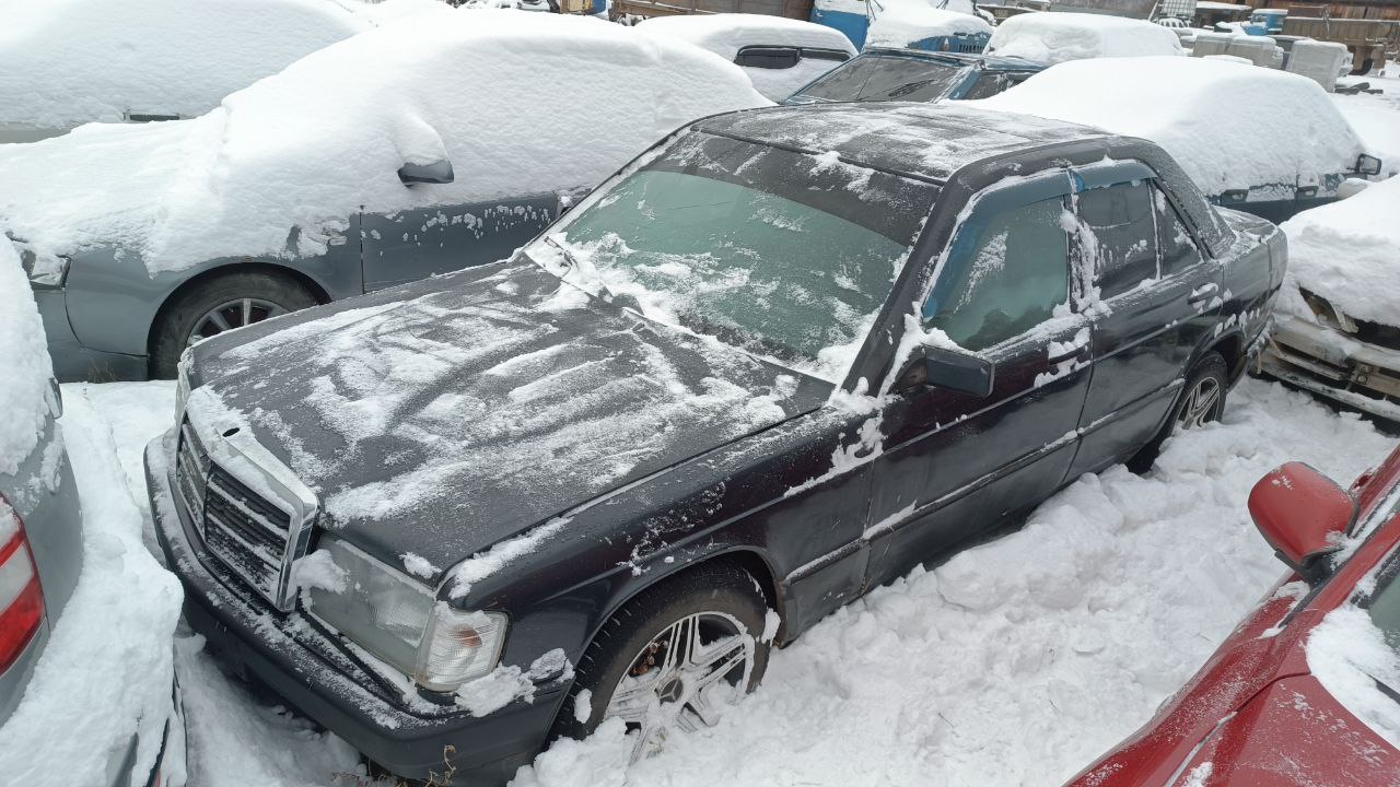 Автомобиль Мерседес 190, без г/н, 1991 г.в., VIN WDB2010181A611802 двигатель № 036457, цвет темно-серый, комплектность и состояние не проверялась, данное имущество обращено в доход государства. Находится в Дзержинском районе