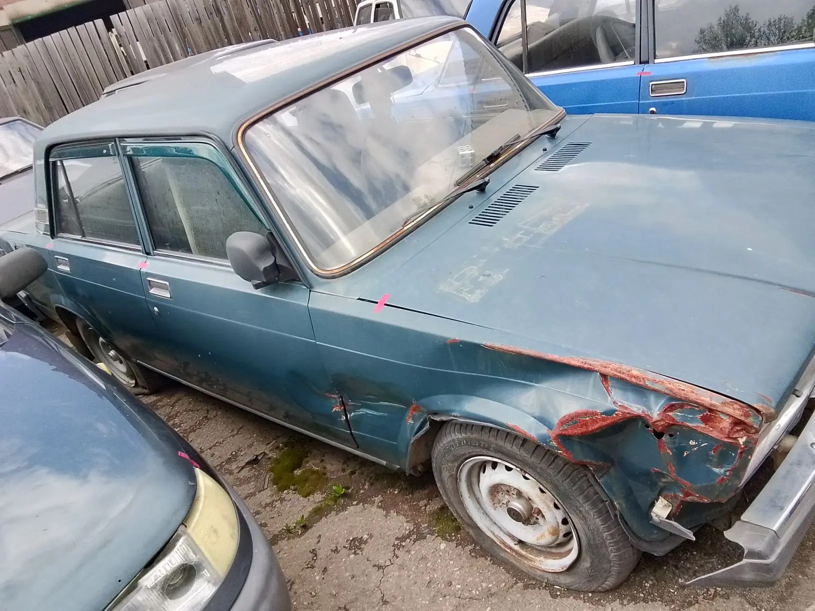 Автомобиль ВАЗ 21074, г/н Е046ЕМ124, 2001г.в., VIN XTA21074011448109 комплектность и состояние не проверялась данное имущество обращено в доход государства, находится в г. Канск ключи отсутствуют