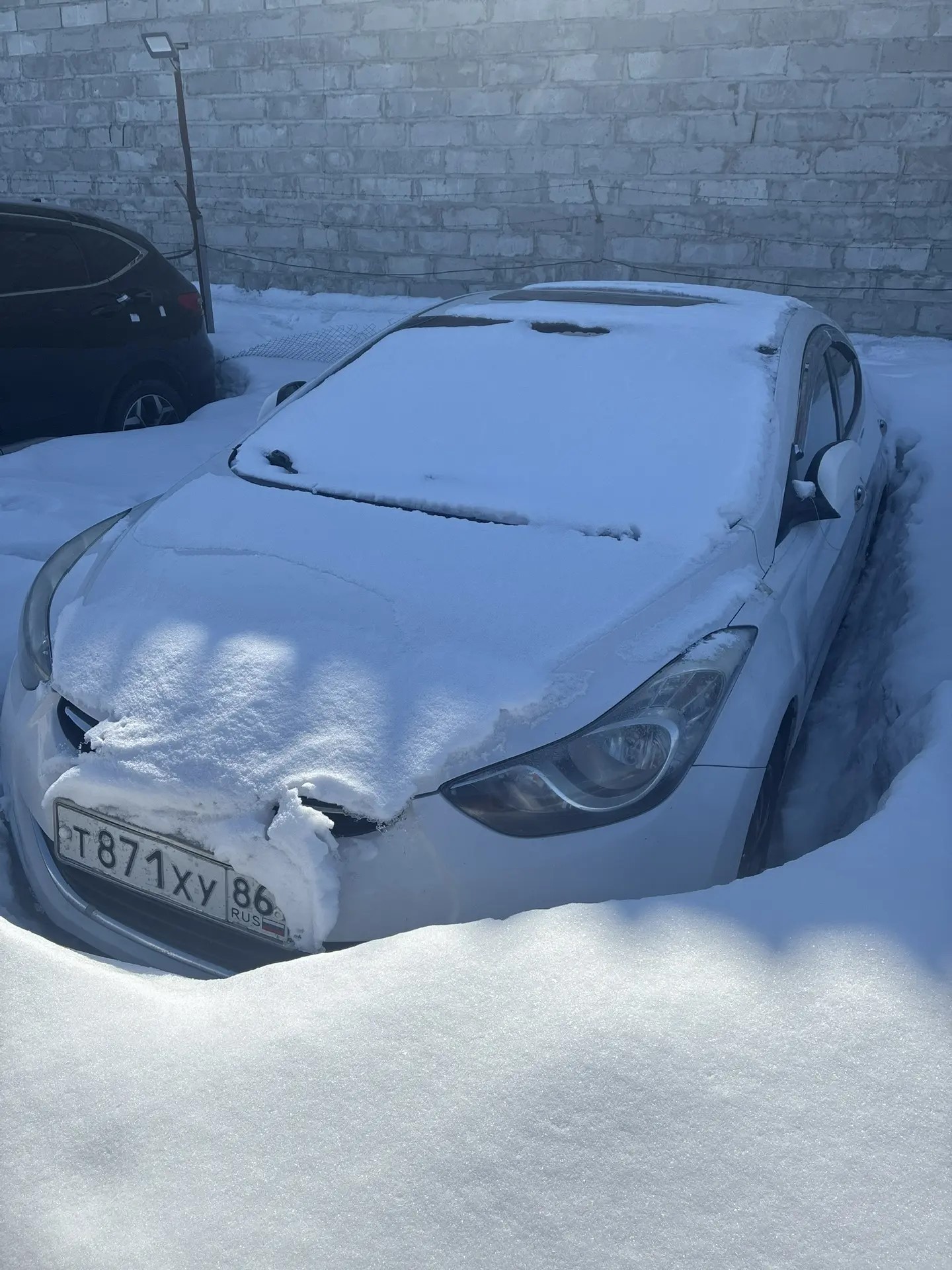HYUNDAI AVANTE, 2012 Г.В., Г/Н Т871ХУ86,  цвет белый, VIN- KMHDH41DBCU390071 ТС обременено ЗАЛОГОМ, который остается на имуществе, согласно ГК РФ (покупатель оплачивает залог самостоятельно). Ограничения ФССП на регистрационные действия. (ключи и документы отсутствуют, техническое состояние не проверялось, пробег не известен). Имущество продается в том виде, в каком оно есть, в случае продажи возврату/обмену не подлежит. За скрытые дефекты имущества Продавец ответственности не несет.