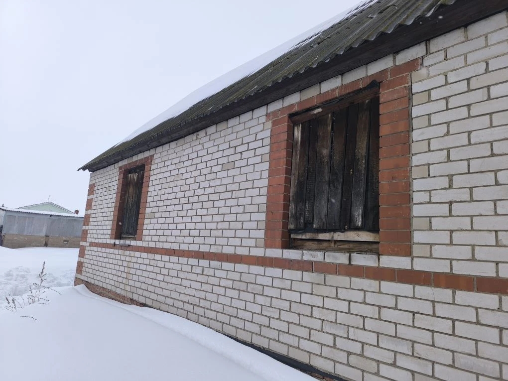 Объект незавершенного строительства нежилое здание и земельный участок под ним