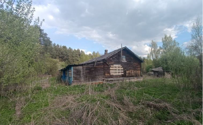 Имущество, находящееся в собственности Ярославской области, расположенное по адресу: Российская Федерация, Ярославская область, Угличский район, г. Углич, п. Мебельщиков, д. 19, с земельным участком