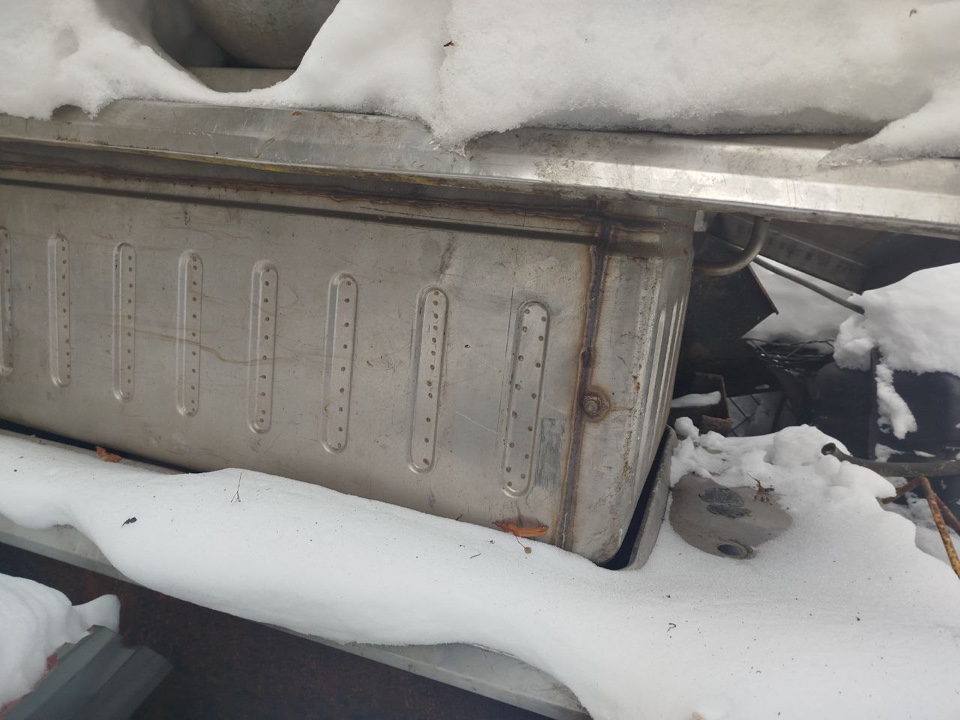 Высвобождаемое движимое военное имущество (лом продовольственной службы)