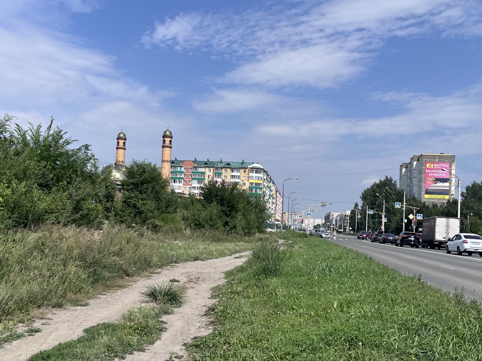 Право заключения договора на установку и эксплуатацию отдельностоящей рекламной конструкции. Место размещения: город Абакан, улица Торосова – улица Авиаторов, с западной стороны.