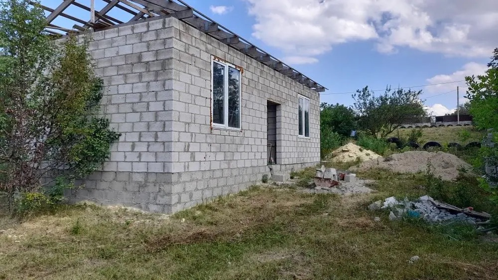 Индивидуальный жилой дом, площадь 44,9 кв.м, кадастровый номер 26:12:014204:3169, земельный участок,категория земель: земли населенных пунктов, виды разрешенного использования: для ведения садоводства, площадь 588 +/- 8 кв.м, кадастровый номер 26:12:014204:1998, адрес ориентира:Ставропольский край, г. Ставрополь, С/Т «Зори Кавказа», № 699.