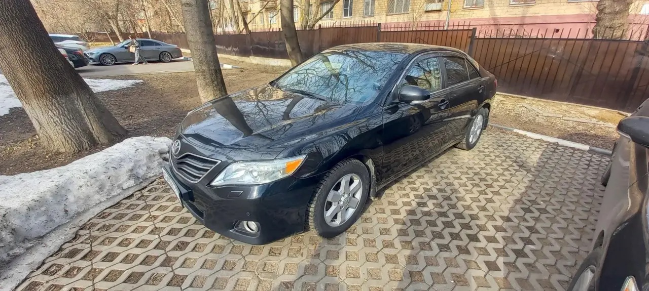 Продажа движимого имущества - легкового автомобиля Toyota Camry 2011 года выпуска
