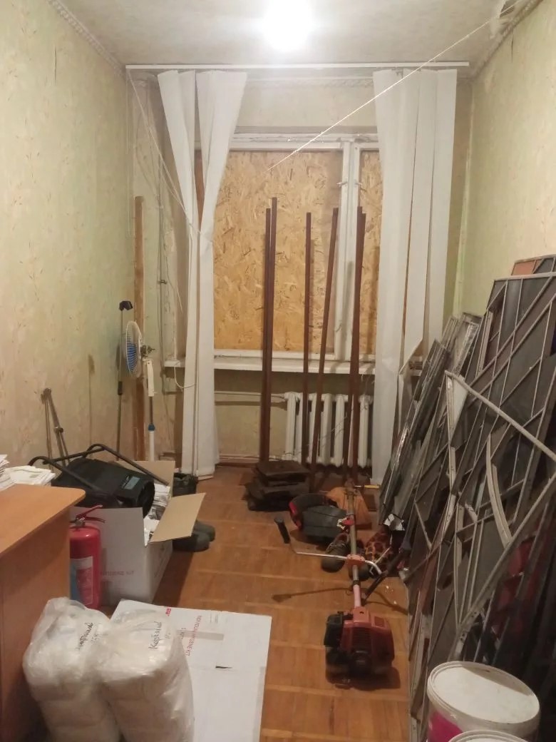 встроенное нежилое помещение № 17 на первом этаже в здании, кадастровый номер – 93:22:0000000:956,общей площадью 10,0 кв.м, расположенное по адресу: Российская Федерация, Донецкая Народная Республика, городской округ Дебальцево, город Светлодарск, проспект Ленина, дом 5