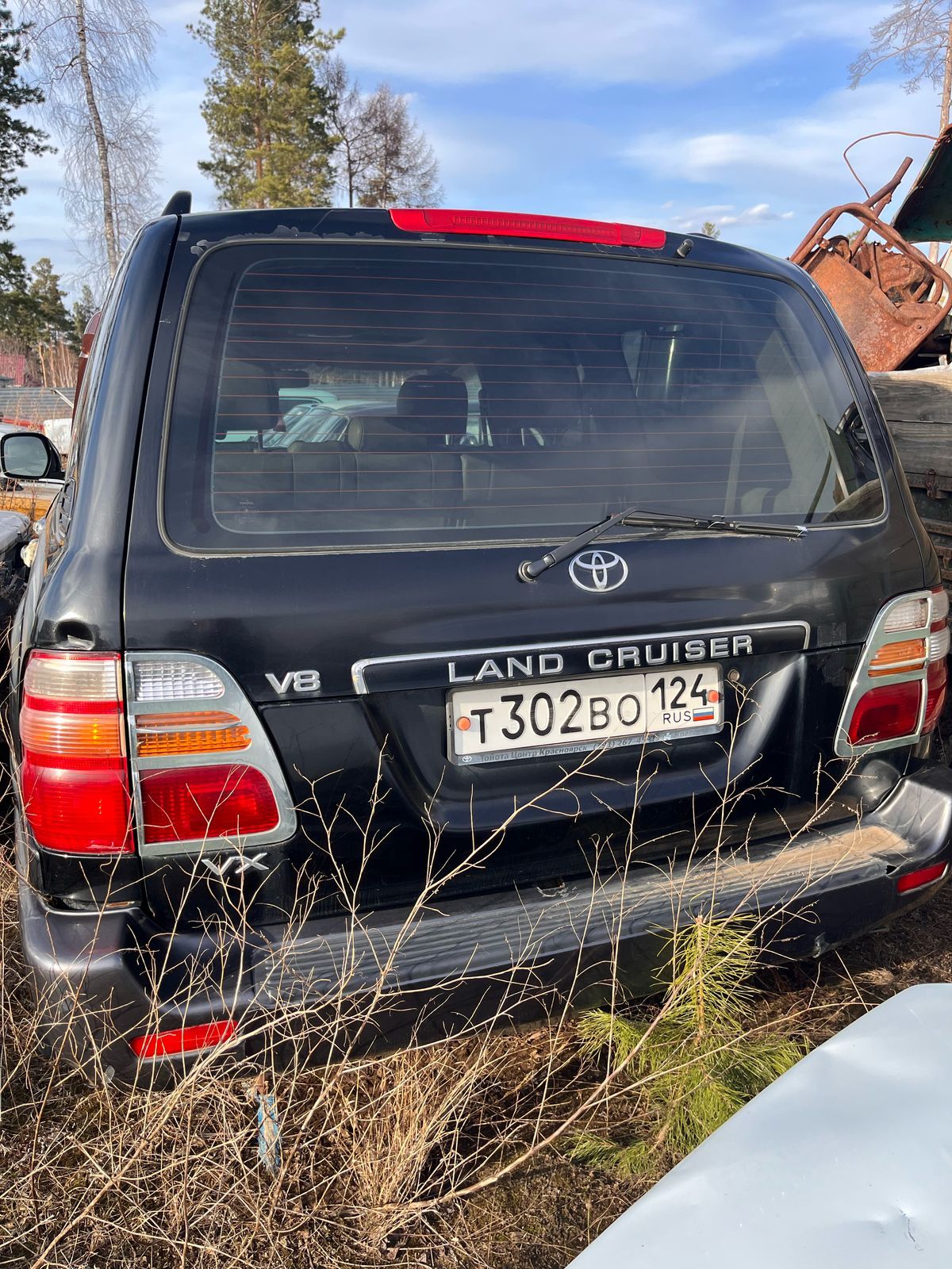 (повторные торги) Легковой автомобиль Toyota Land Cruiser, 2004 г.в., г/н Т302ВО124, VIN JTEHT05J102063765, № кузова JTEHT05J102063765, цвет черный. Идентификационные номера не сверялись, рабочее состояние не проверялось, автомобиль закрыт, ключи и документы отсутствуют. Должник Шкаруба А.А. Обременения: Арест, запреты на рег. действия, судебный запрет. Начальная цена продажи 1446700,00 руб. Задаток 218000,00 руб. (пор. 405)