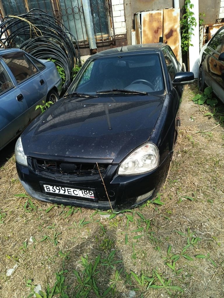 Автомобиль марки LADA PRIORA г.р.з. В399ЕС186 VIN ХТА21703080138131, цвет графитовый металлик (ключи и документы отсутствуют, техническое состояние не проверялось, пробег не известен). Имущество продается в том виде, в каком оно есть, в случае продажи возврату/обмену не подлежит. За скрытые дефекты имущества Продавец ответственности не несет.