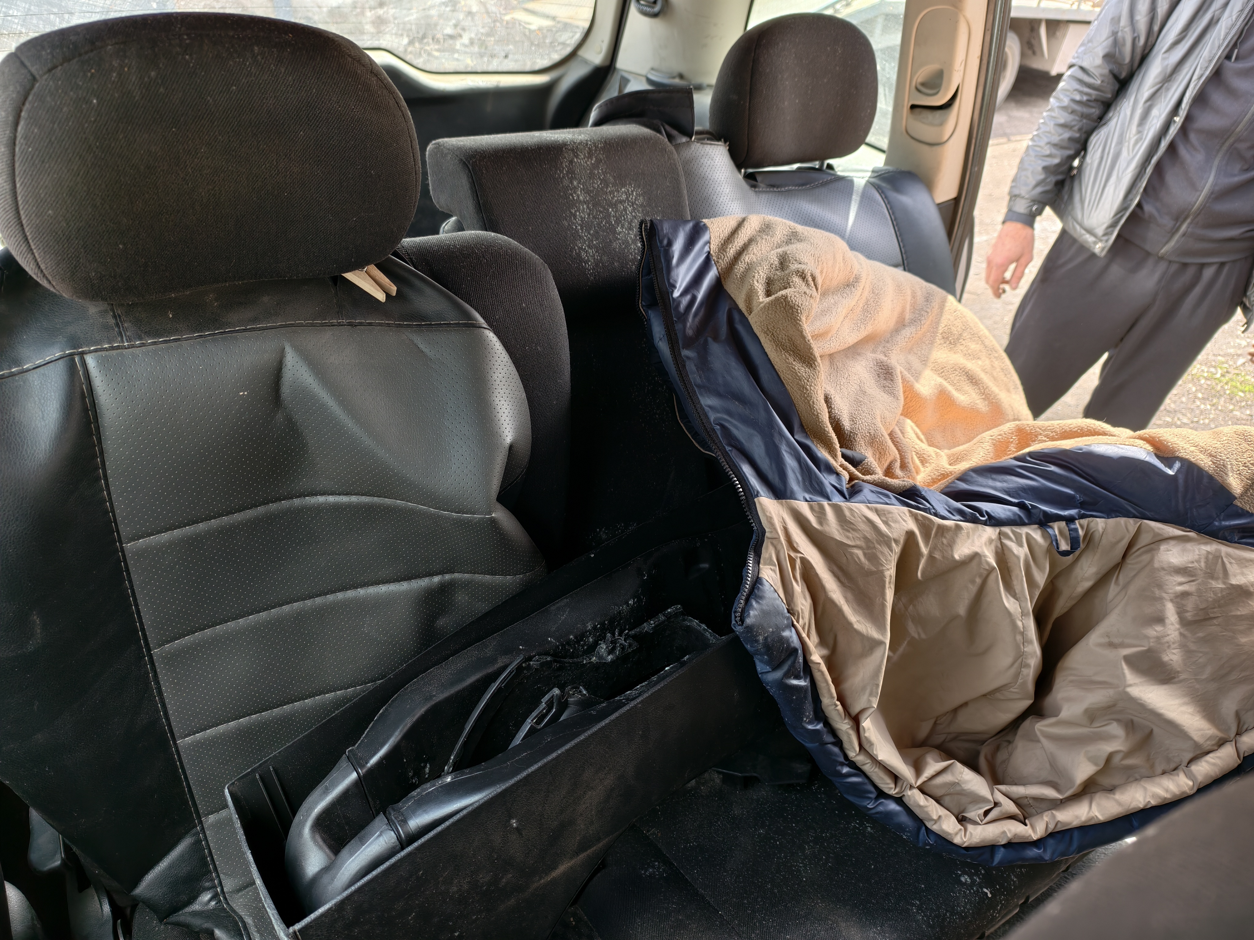 Имущество в качестве годных остатков: Автомобиль «OPEL» модель «ZAFIRAA A», года выпуска 2004, государственный регистрационный номер «Р661ХХ790» VIN: X9FFXXEEDF4B19402