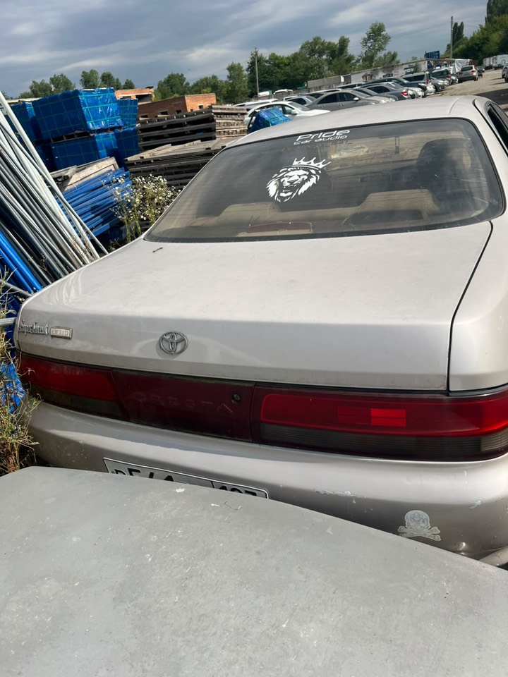 Автомобиль Тойота Креста, г.н В541ВК193, серого цвета, номер кузова: GX903083415. Документы отсутствуют.
