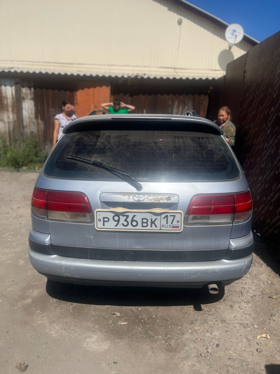 Транспортное средство марки «Toyota Caldina» 1996 г.в., с государственным регистрационным номером Р936ВК17. (после ДТП передняя часть повреждена)