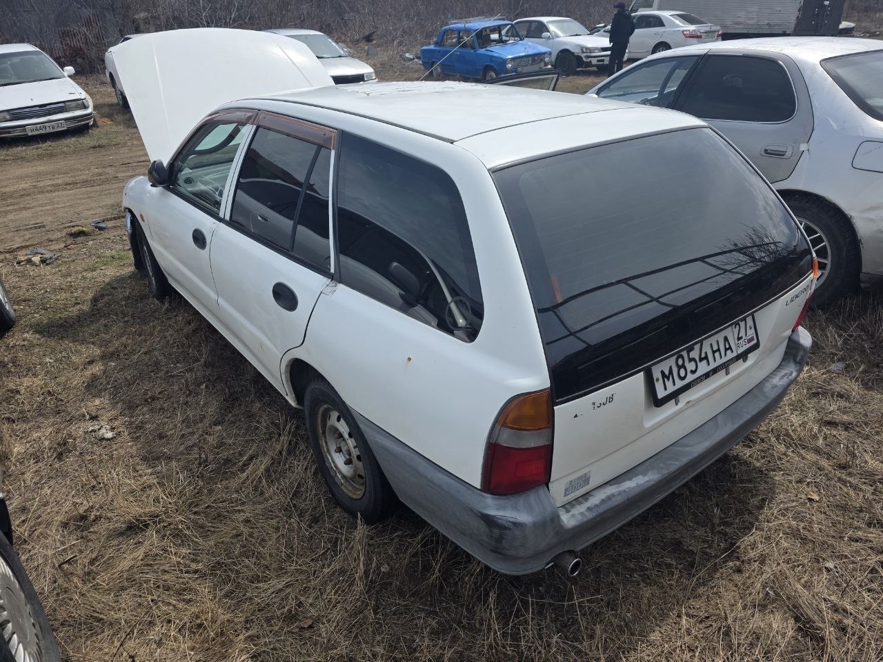 Автомобиль марки Mitsubishi Libero, г/н М854НА27,2001 г.в.,№ кузова СВ2V0702674, белого цвета