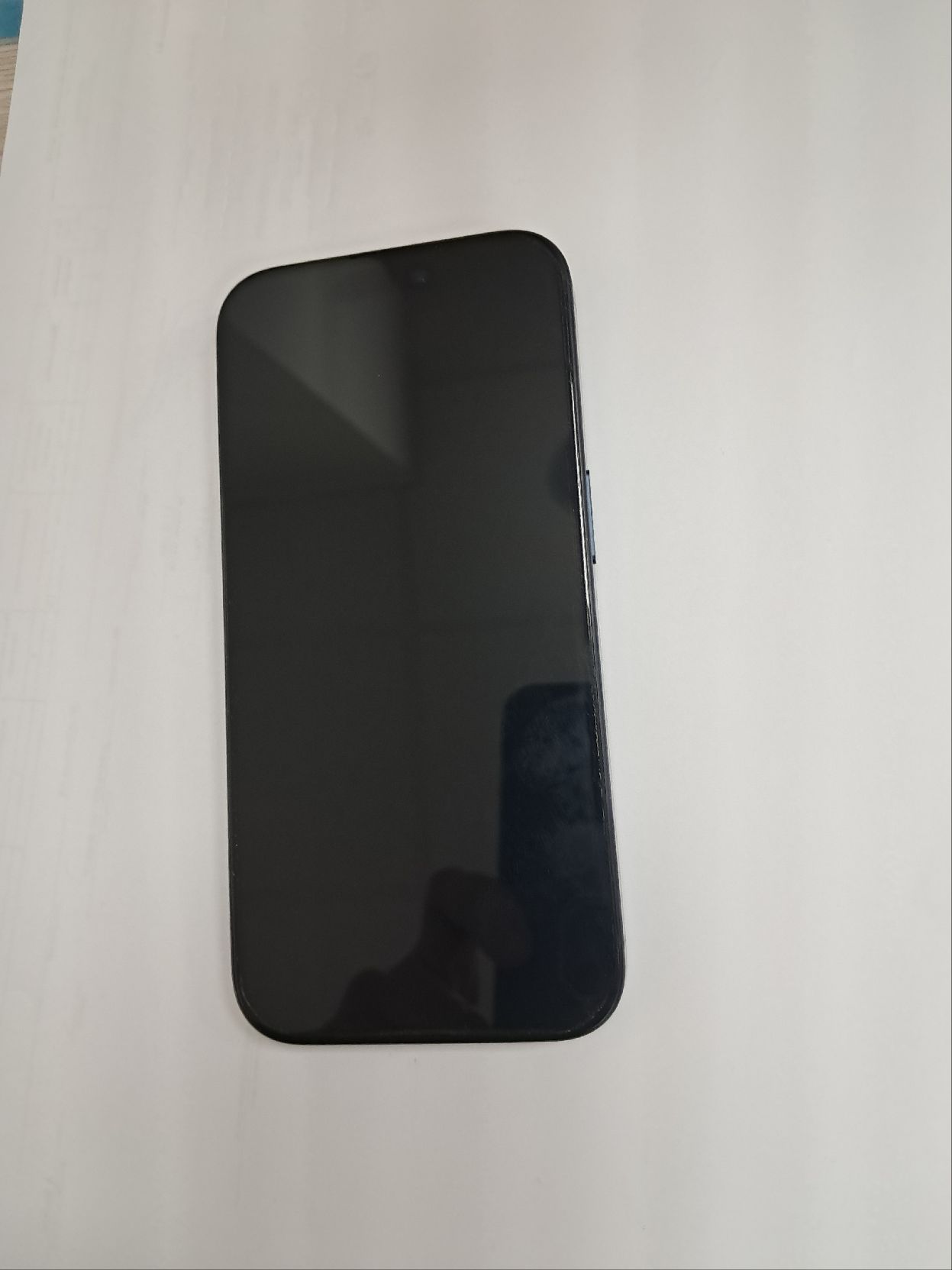 1. Мобильный телефон марки и Модели «IPhone15Pro», заблокирован, отсутствует зарядное устройство. 2. Мобильный телефон марки и Модели «IPhone 14» в корпусе черного цвета, Заблокирован, отсутствует зарядное устройство.