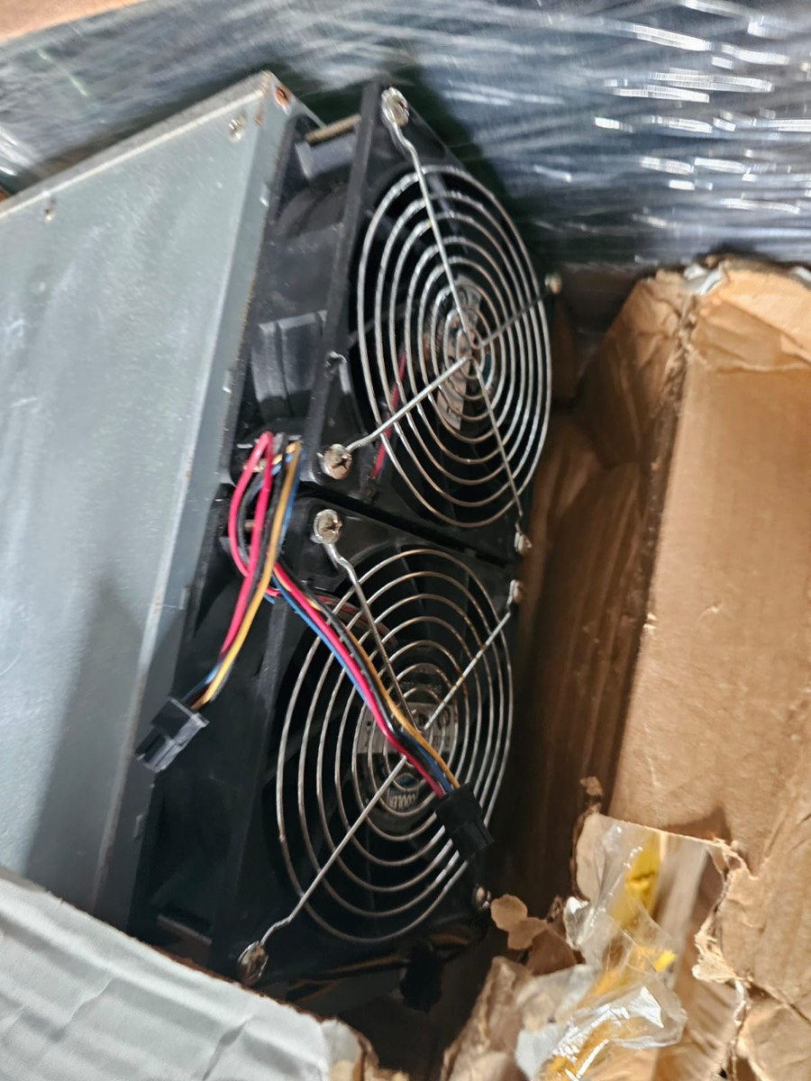 Электронно - вычислительное устройство (майнер) ASIC MINER INNOSILICON T2TH + напряжение питания 220 -240 V, номер «NA41G08A202251059T2THSA+F-SII», штрихкод «W1909040005688», алгоритм «SHA 256», хешрейт 33 Th/s – 1 шт. Электронно - вычислительное устройство ASIC MINER INNOSILICON T2TZS, «Т2Т-30Т» напряжение питания 220 -240 V АС алгоритм «SHA 256», хешрейт 30 Th/s, без одного вентилятора охлаждения – 1 шт. Электронно - вычислительное устройство ASIC MINER INNOSILICON T2TZ, «Т2Т-30Т» напряжение п