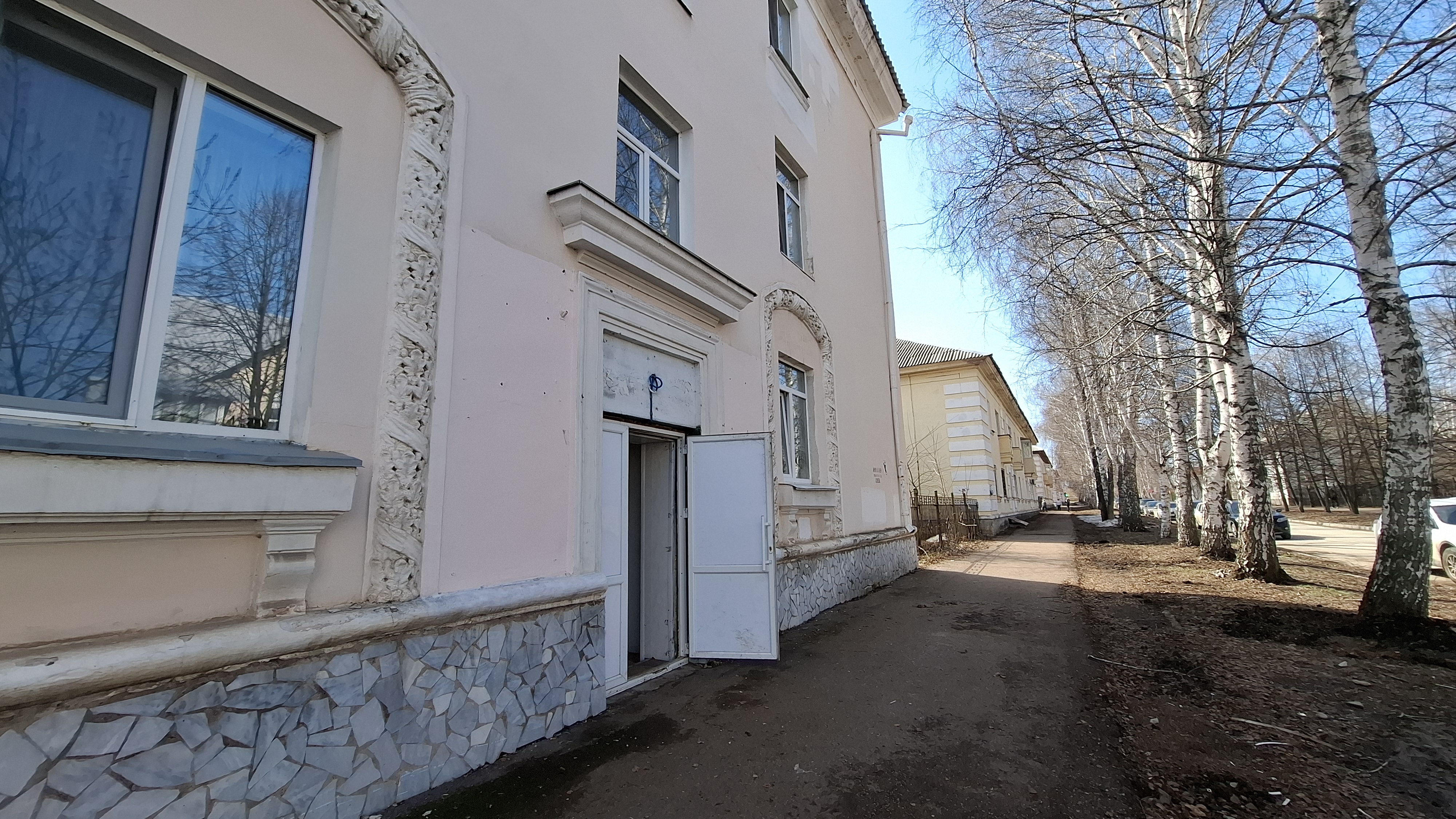 Республика Башкортостан, г. Салават, ул. Первомайская, д. 9
