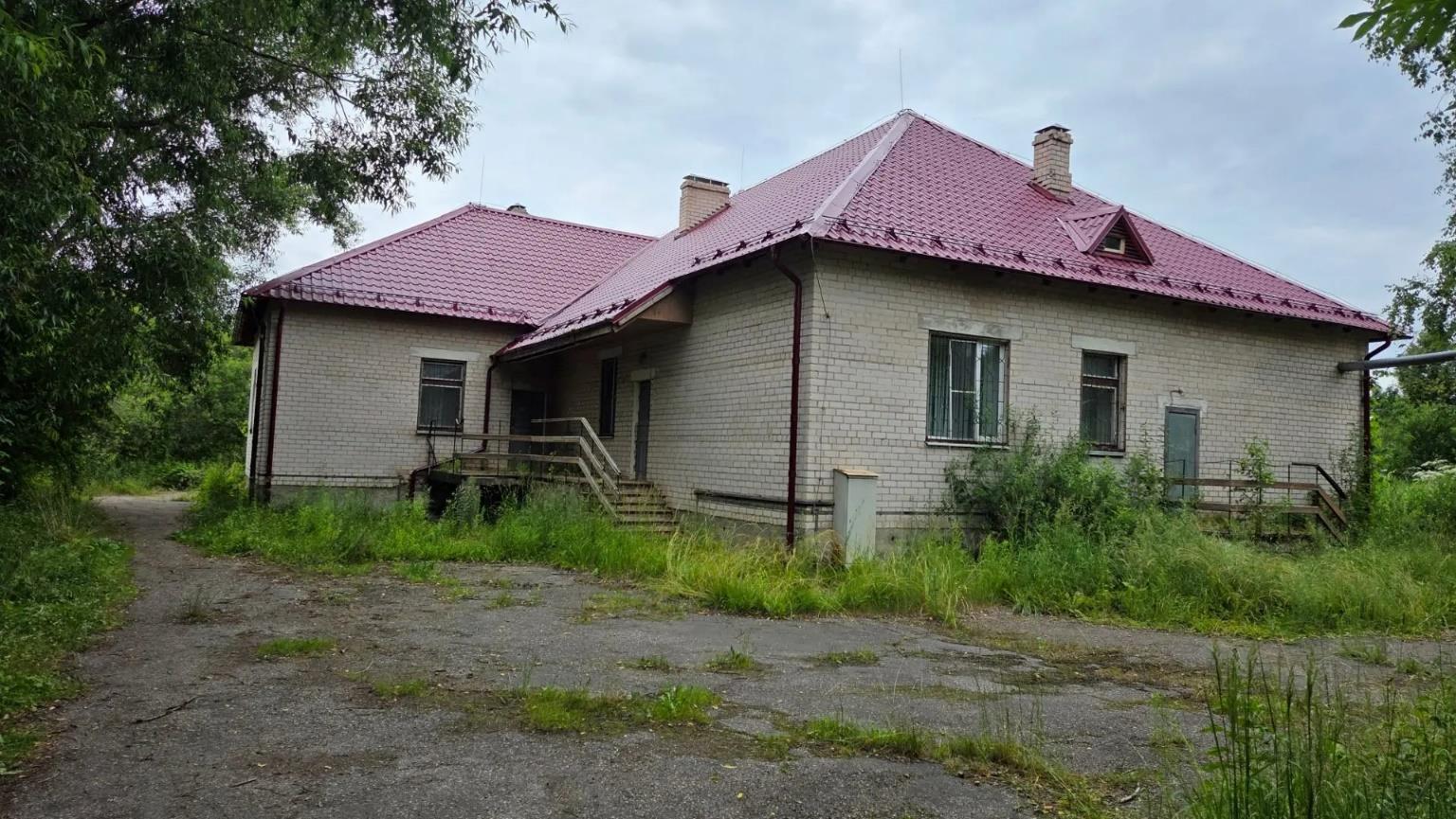 Нежилое здание общей площадью 281,6 кв., расположенное по адресу: Псковская область, г. Опочка, ул. Гагарина, д.71А.