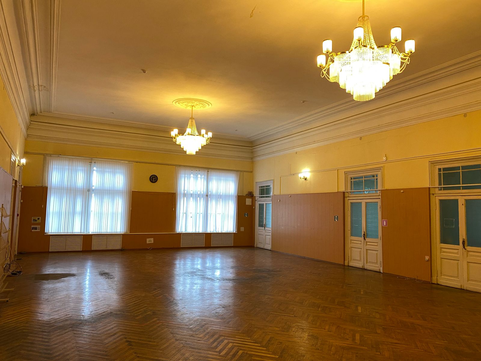 Имущество, находящееся в собственности Ярославской области, расположенное по адресу: Ярославская область, г. Переславль-Залесский, ул. Советская, д. 22, с земельным участком
