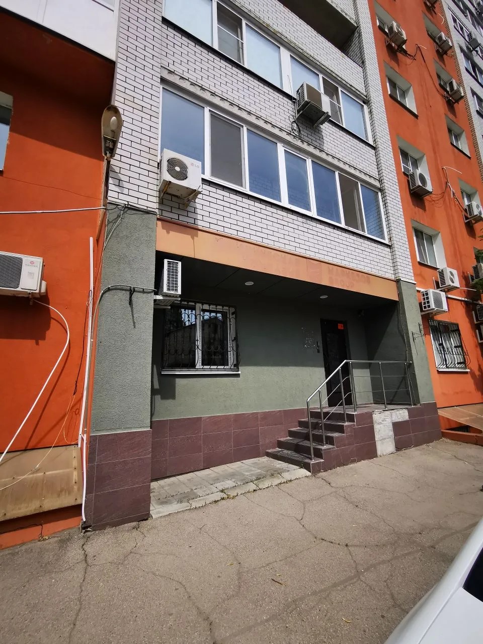 Аукцион по продаже нежилого помещения (имущество, обращенное в собственность государства), общей площадью 161,3 кв.м, кадастровый номер 64:48:060217:454, РНФИ-П13640045489, по адресу: Саратовская область, г. Саратов, туп. 10-й им. Пугачева Е.И., д. 8.