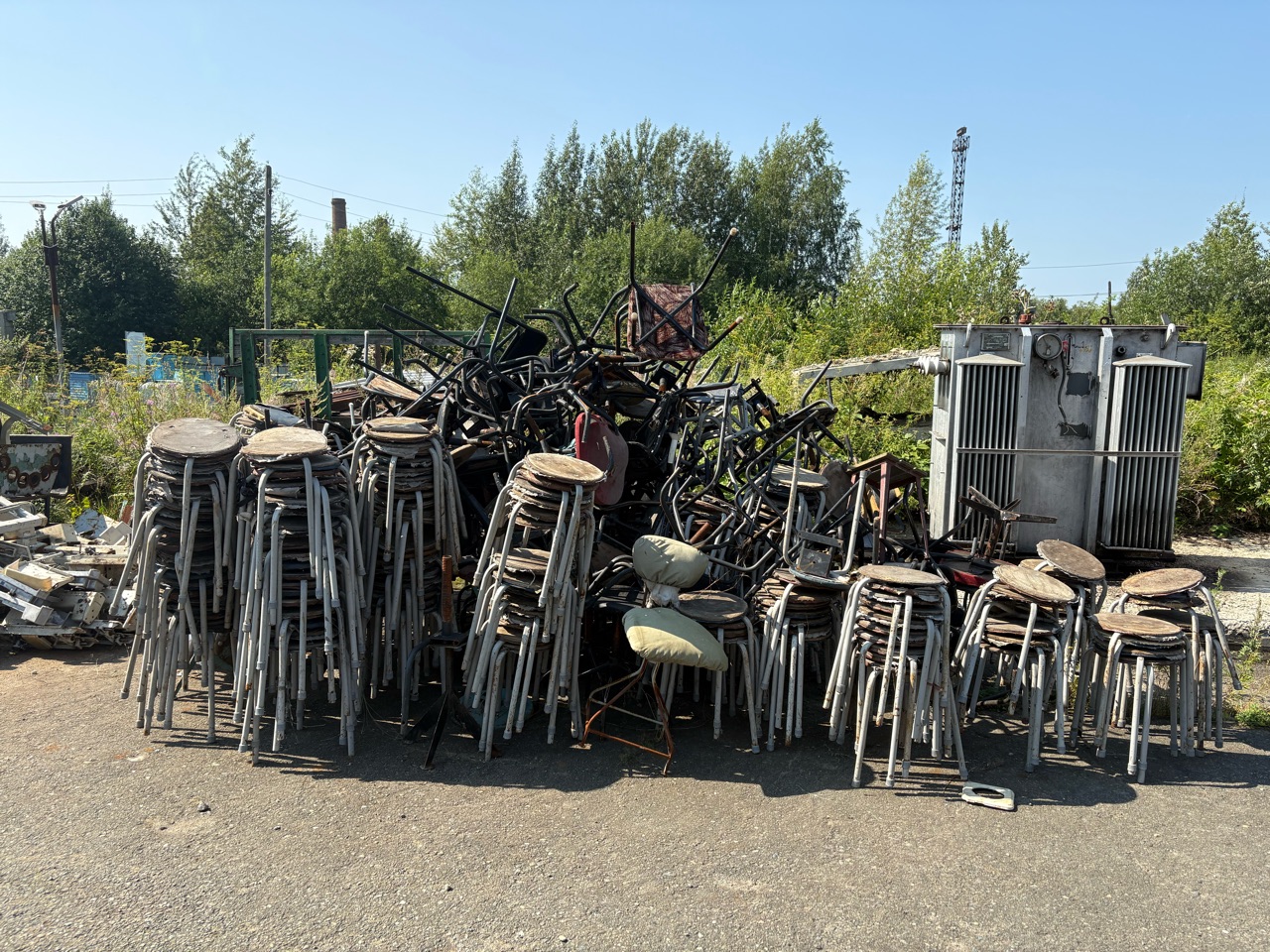 Лом чёрных металлов от списанного оборудования, общая масса 3 770 кг