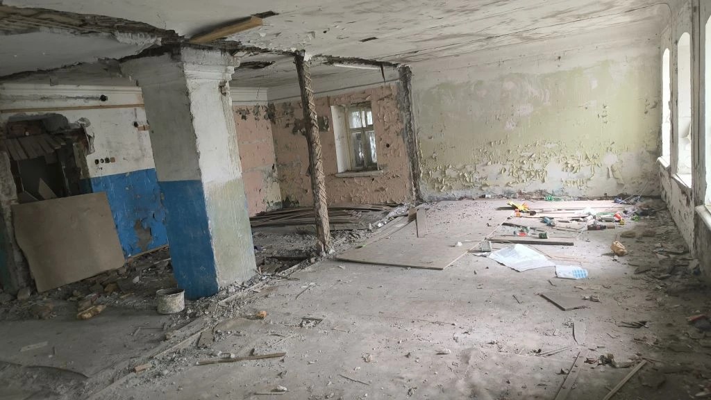 Комплекс объектов недвижимости: Ворота (литера1) площадью 8,2 кв.м; забор (литера2) протяженностью 8,5 кв.м; нежилое здание (литера А,а) площадью 197,7 кв.м; кадастровый номер 64:50:010727:235, расположенное по адресу: Саратовская область, г. Энгельс, ул. Телеграфная, д. 12, с земельным участком площадью 1000 кв.м, с кадастровым номером 64:50:010727:11, местоположением: Саратовская область, г. Энгельс, ул. Телеграфная, д. 12