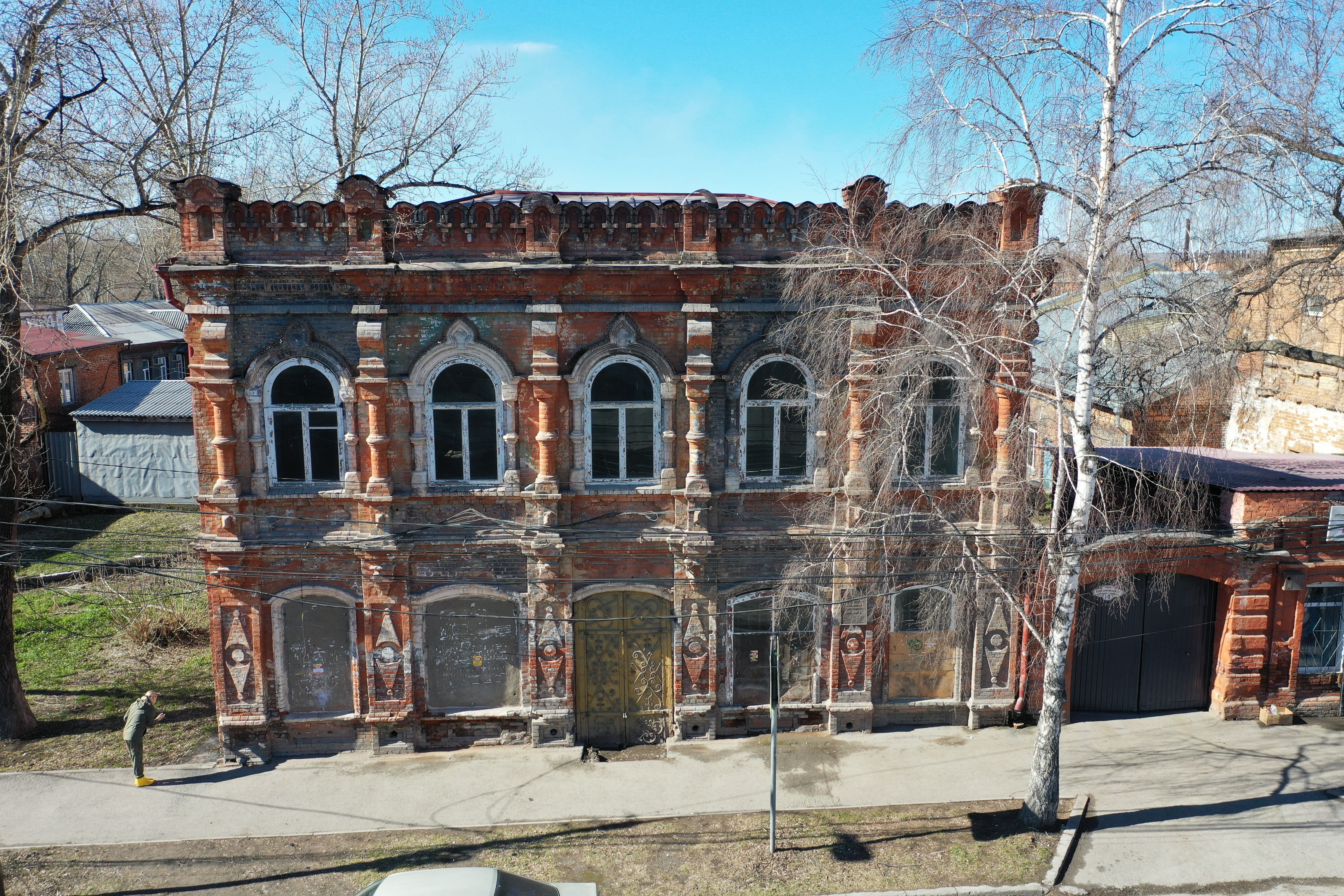 Нежилое здание, Красноярский край, г. Ачинск, ул. Комсомольская, д. 10
