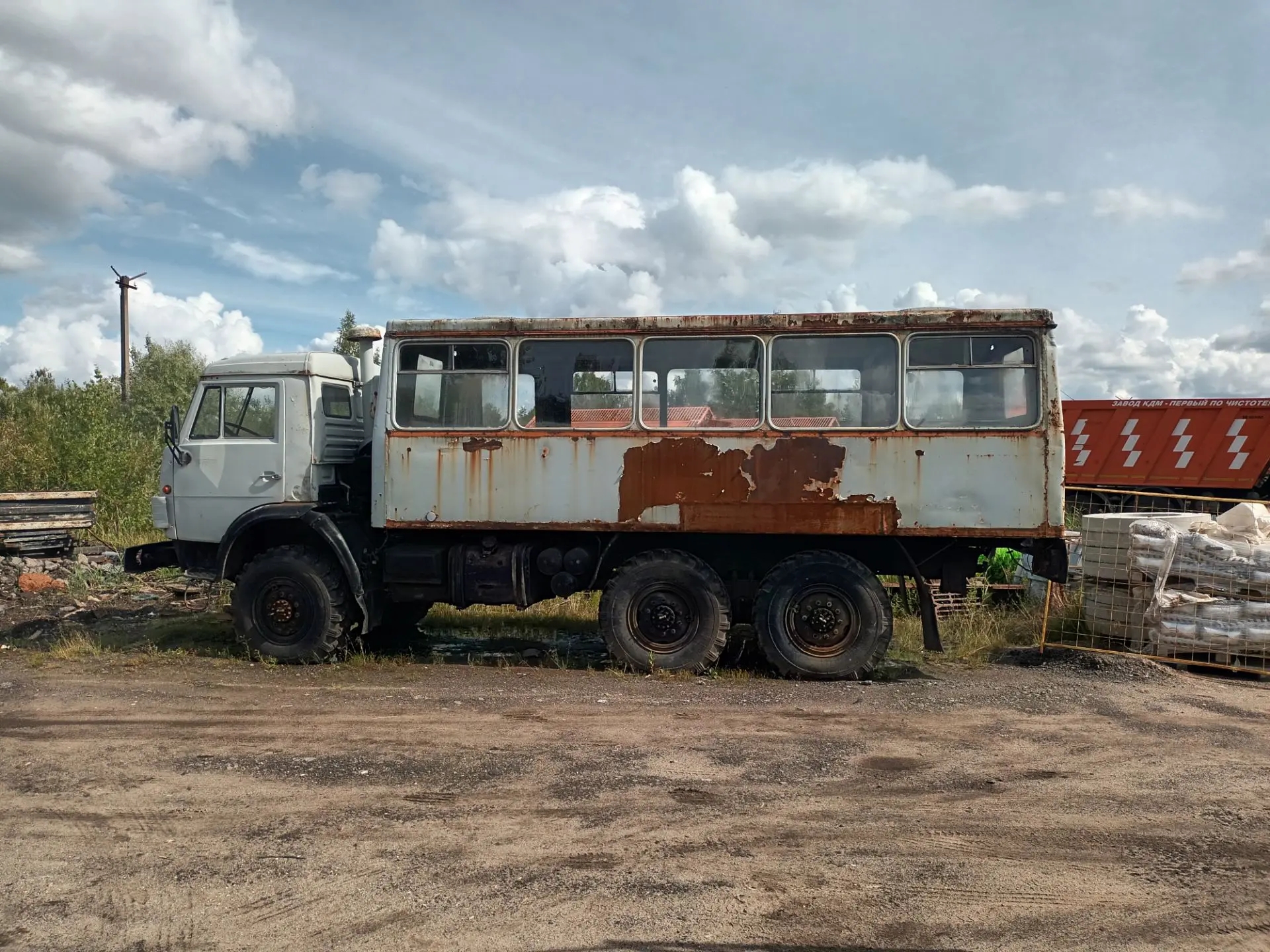 Открытый аукцион по продаже транспортного средства автобус вахтовый 4208 на шасси КАМАЗ