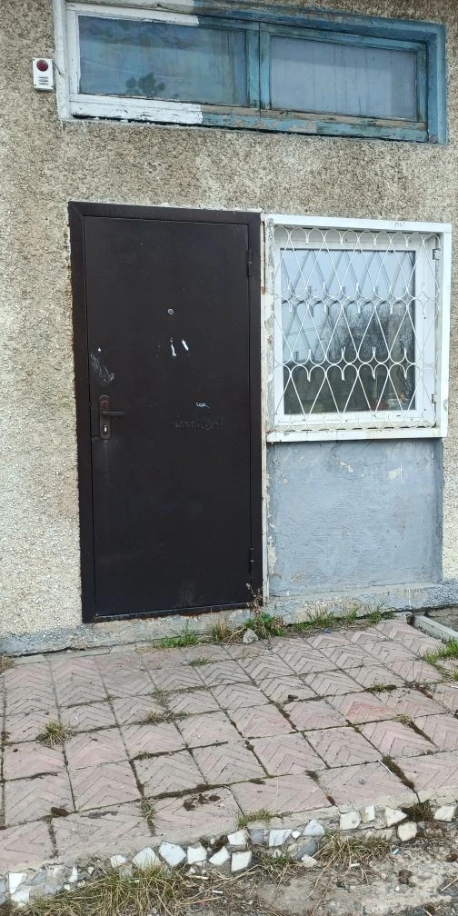 Часть нежилого помещения