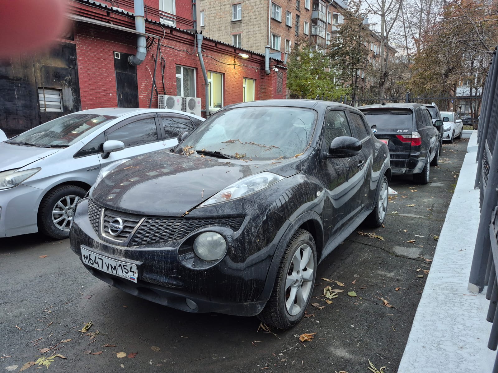 Легковой автомобиль NISSAN JUKE, 2012 г.в., г/н: М647УМ154, VIN: SJNFBAF15U6327003, цвет-черный. Наложены обременения на основании определения Октябрьского р-ого суда г. Новосибирска от 17.03.25(залог)
