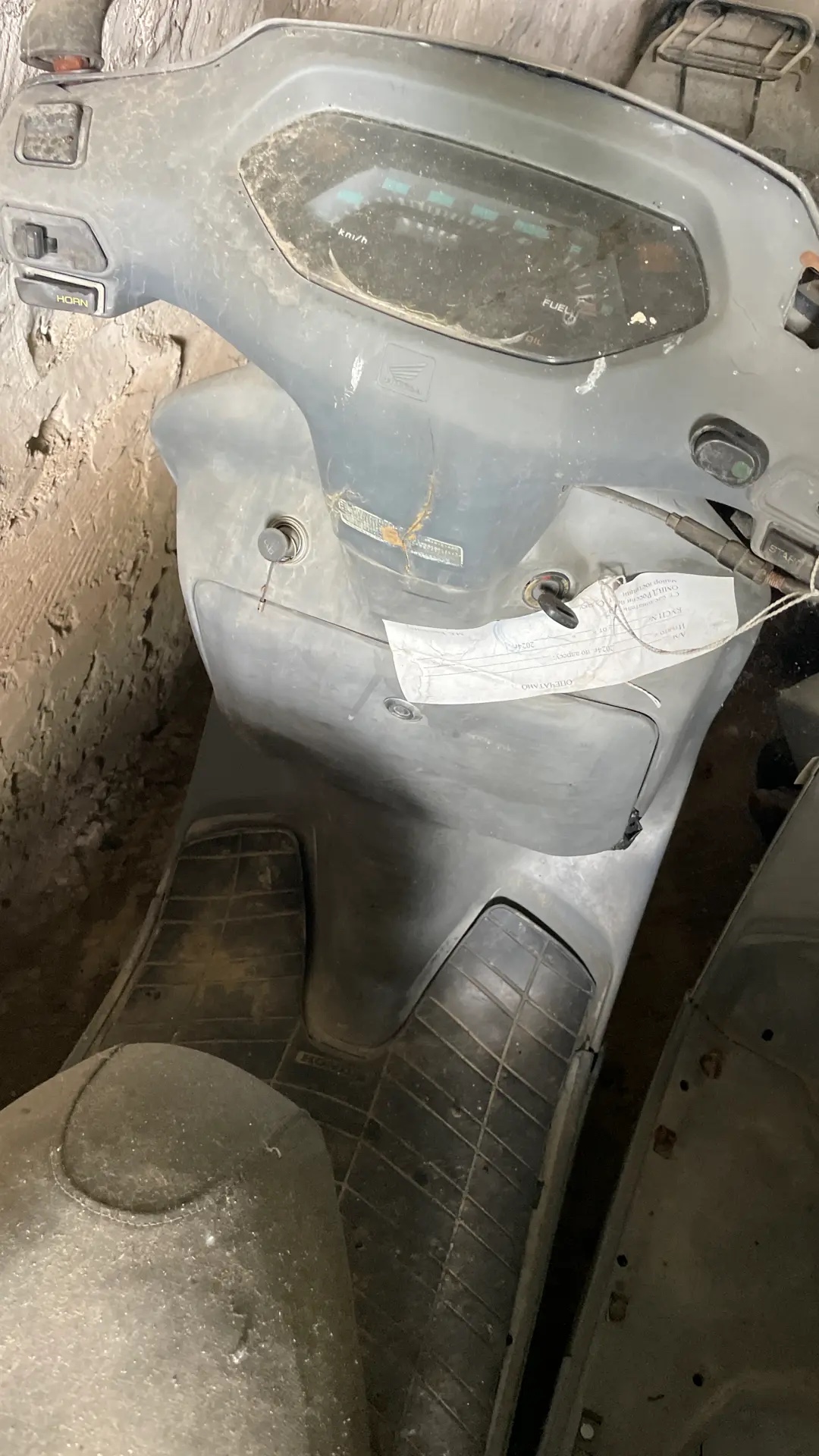 мопед марки "Honda lead 48", номер рамы АР 48-1206461, год выпуска не установлен, без г.р.з.